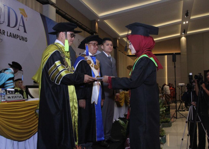Wisuda 1.040 Lulusan, Rektor Paparkan Capaian Prestasi Gemilang UBL