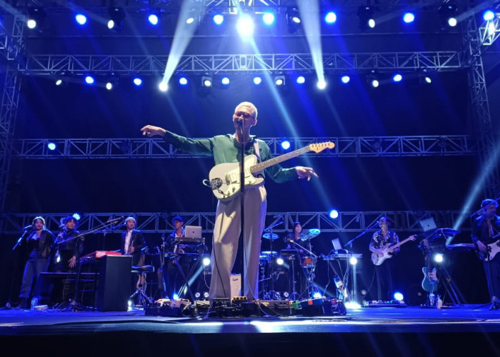 Pamungkas Sukses Bawakan 31 Lagu pada Konser Birdy Tour Indonesia