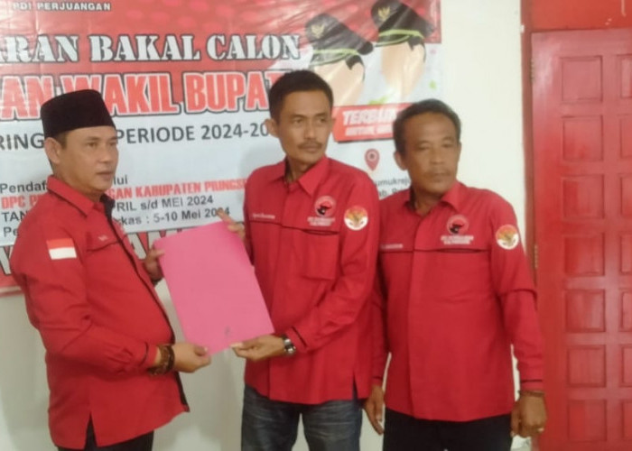 Laksanakan Tiga Pilar, Yulizar Maju Ambil Formulir di PDI P