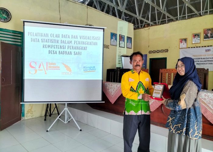 Dosen dan Mahasiswa Prodi Sains Aktuaria Itera Beri Pelatihan Olah Data ke Perangkat Desa Badran Sari