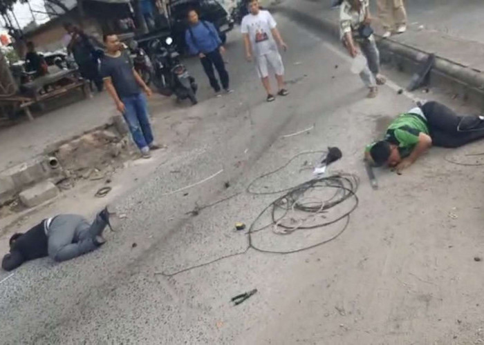 Perbaiki LPJU di Flyover Kalibalok Antasari Bandar Lampung, 2 Pekerja Terjatuh, Begini Kondisinya