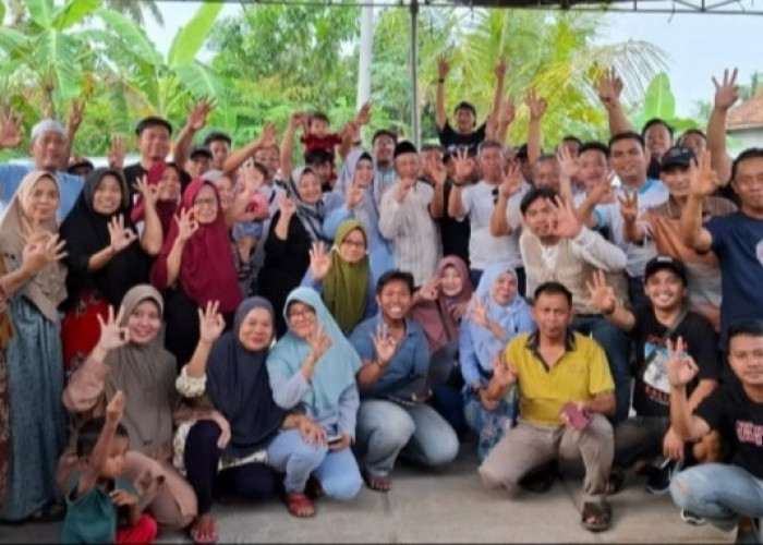 Ikut Bersyukur, Warga Datangi Kediaman Calon Wakil Bupati Pringsewu Umi Laila 