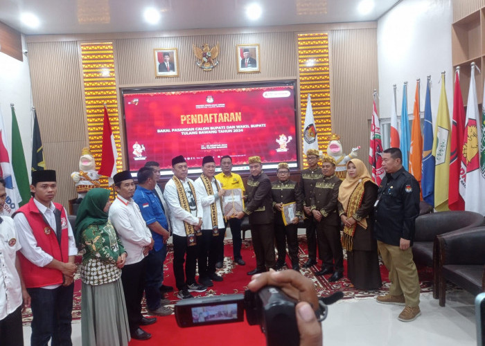 Hari Kedua Pendaftaran, Qudrotul Ikhwan - Hankam Hasan Jadi Pasangan Kedua yang Daftar ke KPU Tulang Bawang
