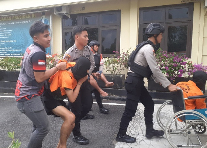 Dor! Timah Panas Bersarang di Kaki Begal
