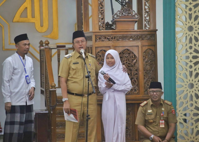 Nukman Janjikan Beri Reward Umroh Gratis Salah Satu Siswi Yayasan Rumah Quran