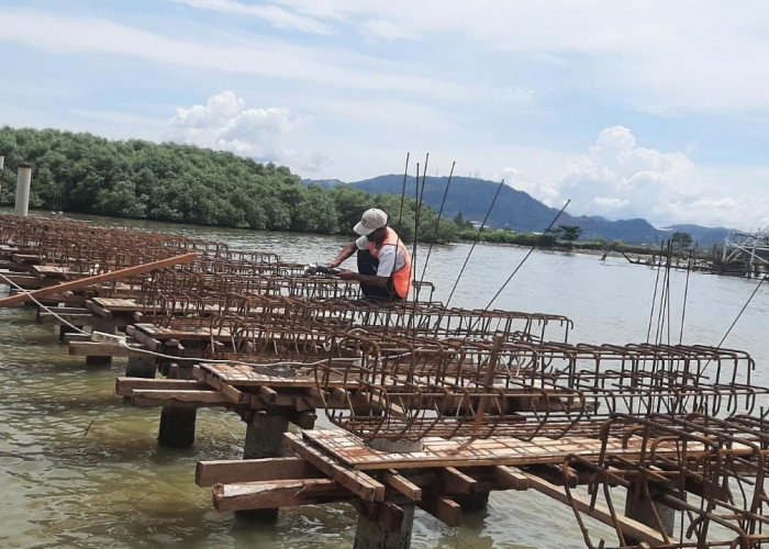 Rehab Tahap II Jembatan Pulau Pasaran Mulai Dikerjakan, Kadis PU: Rekanan Harus Kerja Tepat Waktu!