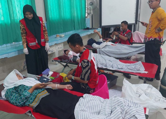 SMAN 1 Tanjung Bintang Kumpulkan 96 Kantong Darah 