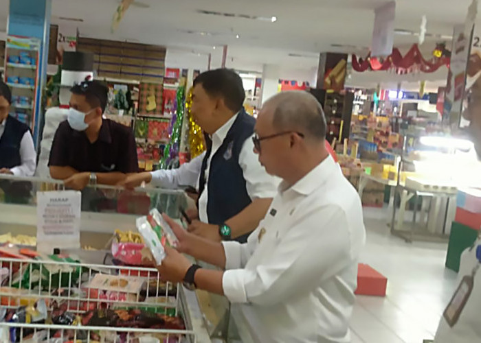 BPOM Bandar Lampung Sidak Barang Kedaluarsa di Pringsewu, Temukan Kaleng Penyok, Tapi…