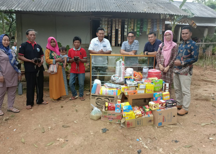 Sekeluarga Penyandang Disabilitas di Mesuji dapat Bantuan Modal Usaha dari Kemensos RI  