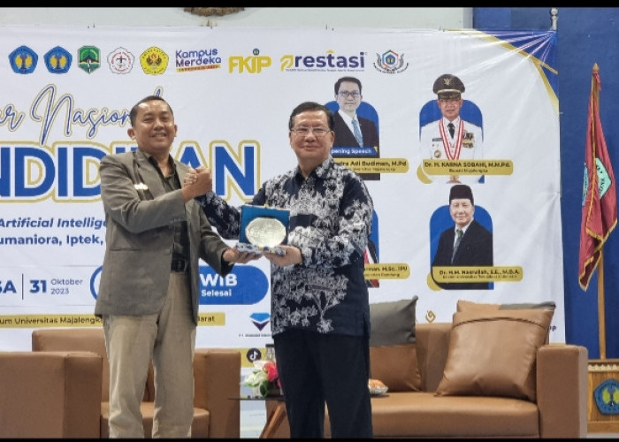 Rektor UTI Beri Materi tentang Teknologi AI pada Semnas Universitas Majalengka