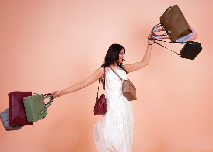 Bahan Tas Berbeda, Simak Cara Mencuci Berdasar Masing-masing Jenis   
