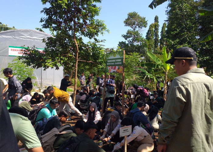 Teknokrat Kenalkan Peserta PKKMB tentang Green Campus hingga Bela Negara