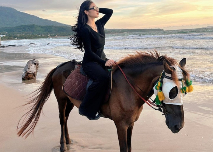 Healing Tipis-tipis ke Sanggar Beach Lampung Selatan, Nikmati Sunset Hingga Sensasi Berkuda di Pantai 