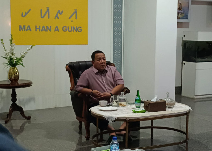 Gubernur Ingatkan Walikota untuk Berkolaborasi dalam Penanganan Kebakaran TPA Bakung