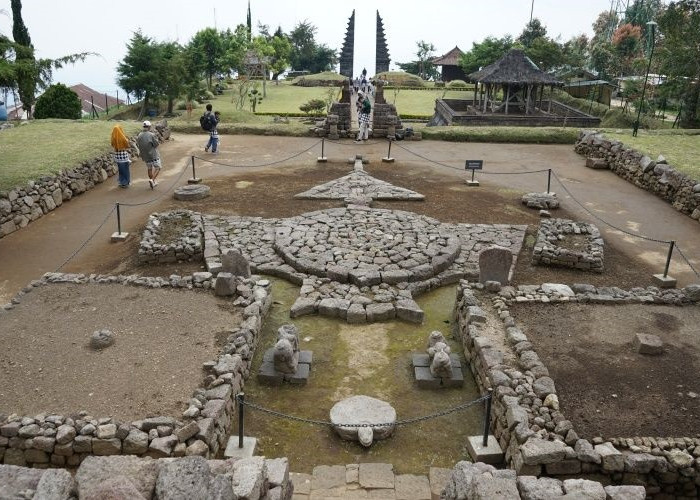 5 Sejarah Candi Cetho, Peninggalan Kerajaan Mataram Islam di Abad ke 15 
