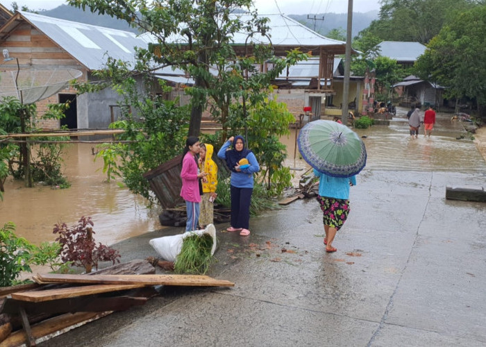 Dua Sungai Meluap, Pemukiman di Kecamatan Sukau Terendam