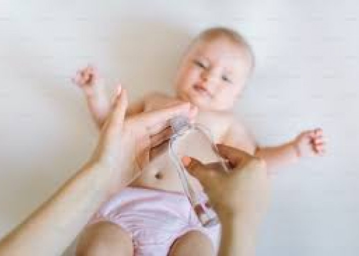 Aman dan Sehat, Ini Manfaat Minyak Telon untuk Kulit Bayi 