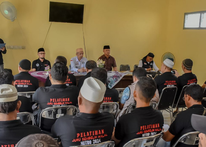 DPD Juleha Kota Metro Berikan Pelatihan Penyembelihan Hewan Qurban yang ASuH
