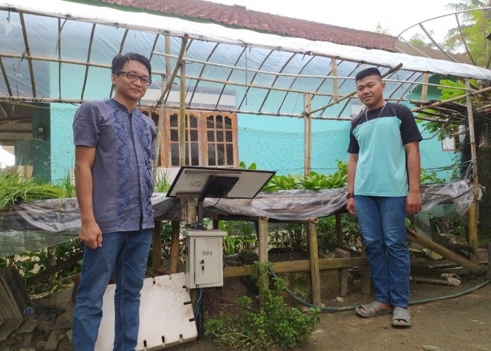 Tim Dosen Teknik Informatika ITERA Ujicoba Sistem Kendali Tanaman Hidroponik pada Kelompok Tani