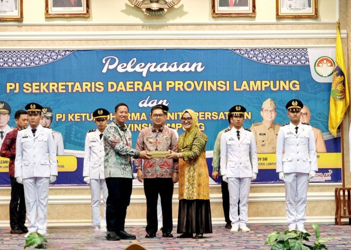 Purna Bhakti, Sekprov Fredi Beri Kenang-kenangan Ke Teknokrat 