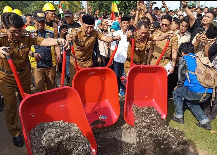Jalan Provinsi Lampung Utara Mulai Diperbaiki