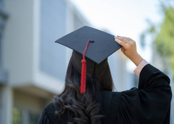 Simak Perbandingan Universitas Negeri dan Swasta, Mulai dari Biaya Sampai Lingkungan Pertemanan