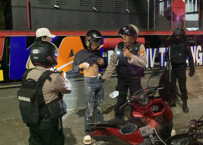 Kedapatan Bawa Sajam Jenis Badik, Dua Remaja Diamankan Polisi