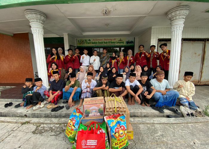 Mahasiswa Teknokrat Tutup Ramadan Dengan Bakti Sosial
