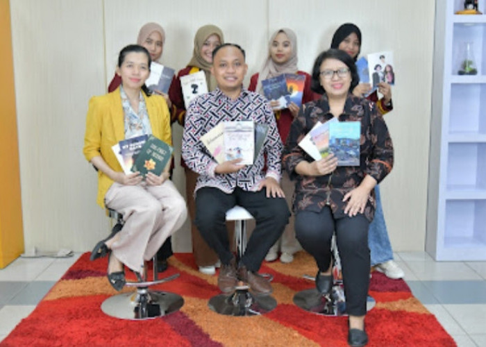 Mahasiswa Sastra Inggris Universitas Teknokrat Indonesia Hasilkan 55 Karya Sastra Dalam Satu Tahun Akademik