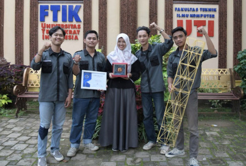 Selamat! Mahasiswa Teknik Sipil UTI Sabet Dua Gelar 