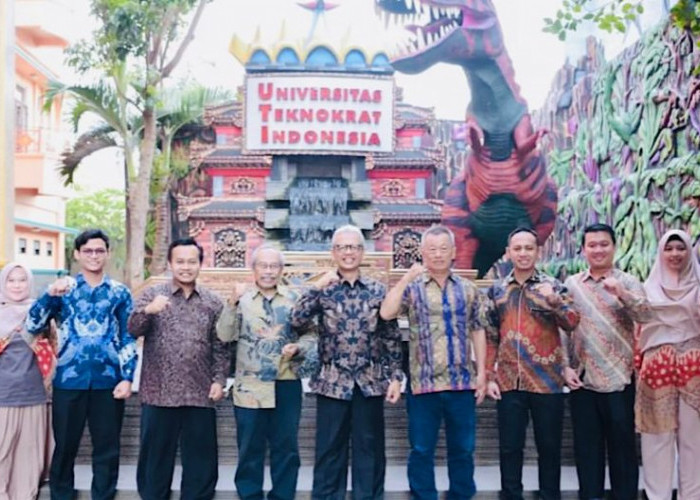 Tiga Dosen Universitas Atmajaya Kunjungi Teknokrat 