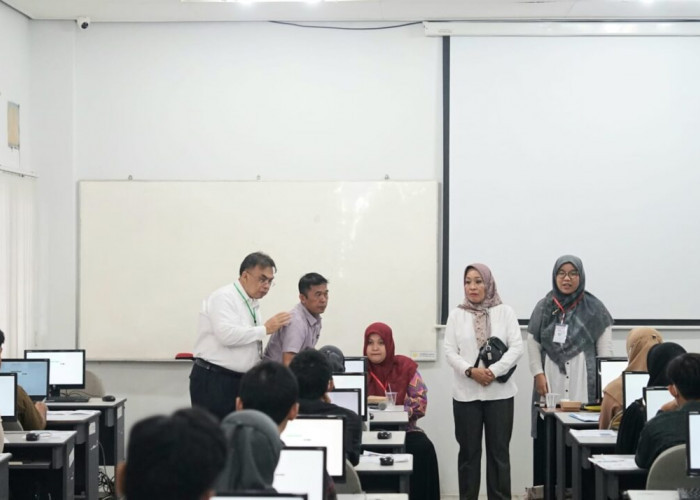 Wakil Rektor Unila Monitor Pelaksanaan UTBK SNBT 2023