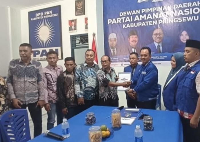 Mantan Wabup Pringsewu Fauzi Ambil Formulir Bacalon Bupati di PAN