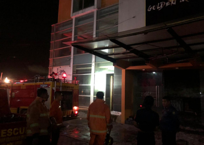 Tempat Hiburan di TbS Terbakar Dinihari, Beruntung tak Ada Korban Jiwa