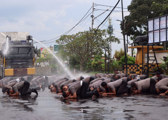 Kado HUT Bhayangkara, Perwira dan Bintara Polres Pesawaran Naik Pangkat, Berikut Daftar Lengkapnya 