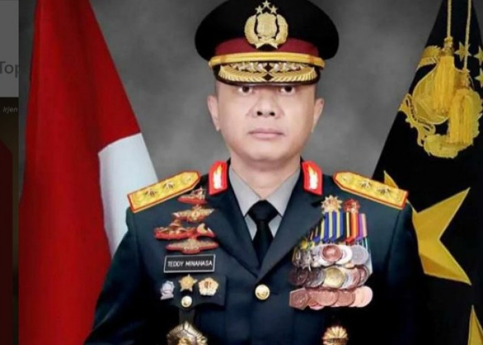 Bukannya Ditangkap, Tapi Irjen Pol Teddy Minahasa Menyerahkan Diri 