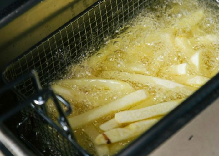 Bunda! Minyak Goreng Ternyata Tidak Boleh Sering Dipakai Ulang untuk Masakan, Simak Dampak Buruknya