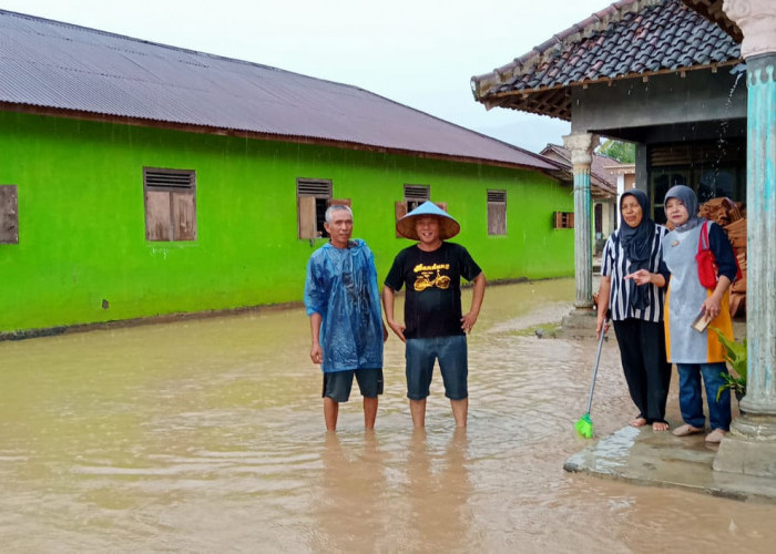Warga Mengungsi, Belasan Pekon di Tanggamus Terendam 