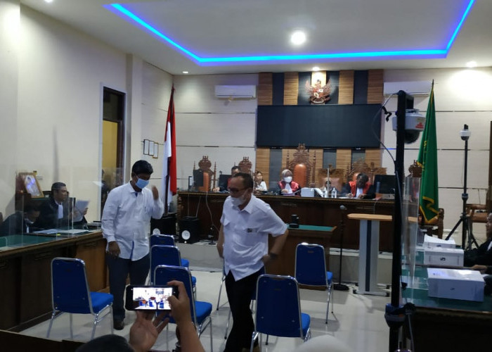 Nama Sekda Waykanan dan Warek UBL Juga Disebut di Persidangan Andi Desfiandi