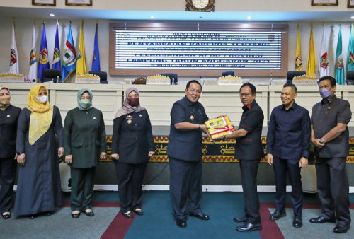 Gubernur Arinal Djunaidi Sampaikan Raperda Pertanggungjawaban Pelaksanaan APBD Tahun Anggaran 2021