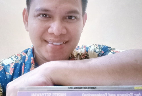 Dosen DKV Itera Tulis Buku Dalam Empat Bahasa