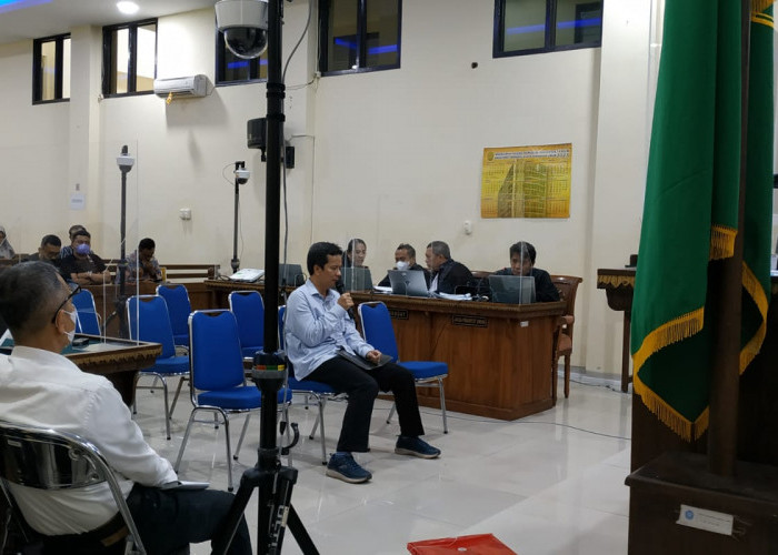 Helmy Fitriawan Sembunyikan Uang Titipan Basri Rp 330 Juta di Plafon