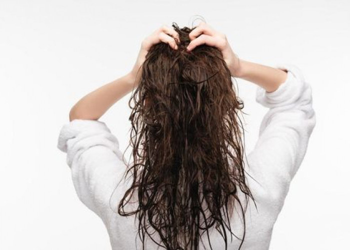 Tidur Saat Rambut Basah Ternyata Bahaya, Mengapa?  