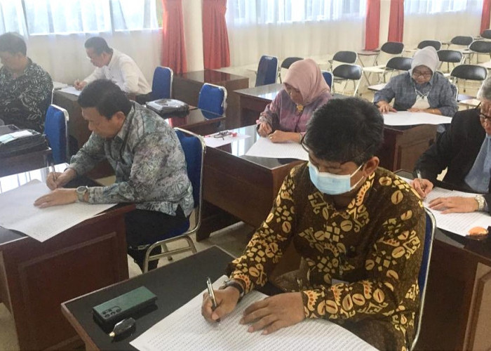 Bakal Calon Rektor Unila Psikotes di RSJ Lampung