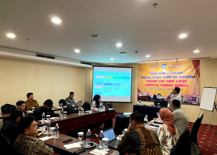 Prodi Teknik Elektro Teknokrat Gelar FGD Era Perindustrian 