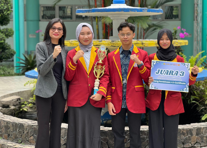 Mahasiswa Teknokrat Raih Prestasi Lomba Desain Poster Digital
