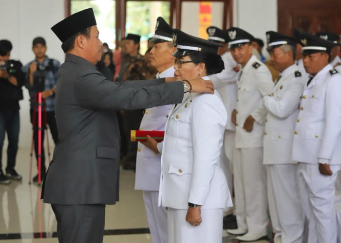 Pj Bupati Lampung Barat, Lantik 60 Pj Peratin, Ini Nama-namanya