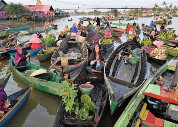 Lima Destinasi Wisata Paling Unik di Banjarmasin, Ada yang Tersangkut di Tebing 