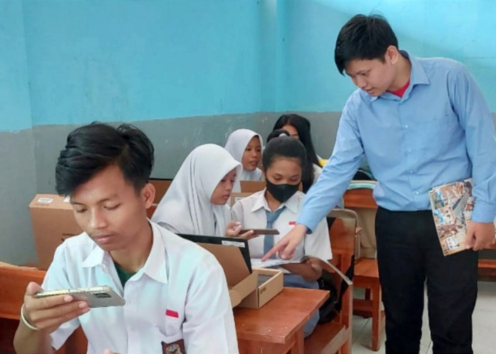 Tim Universitas Teknokrat Indonesia Gelar Lokakarya di SMA Utama II Bandar Lampung