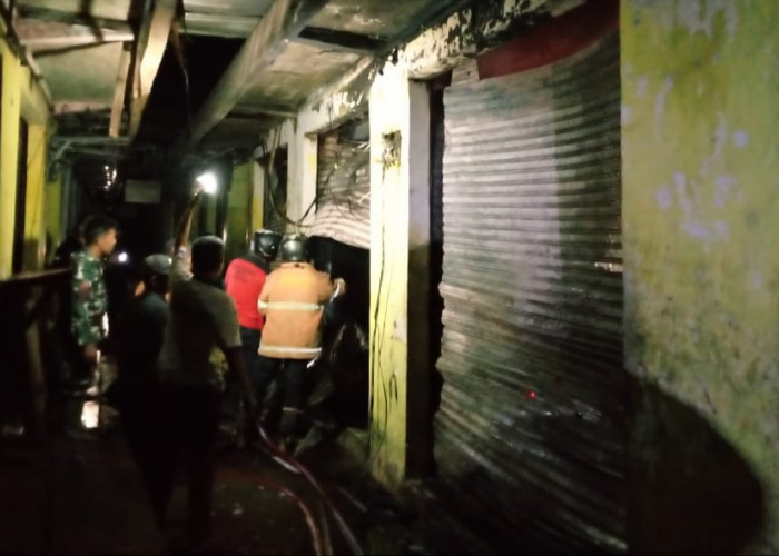Lima Kios di Pasar Gading Rejo Pringsewu Terbakar 